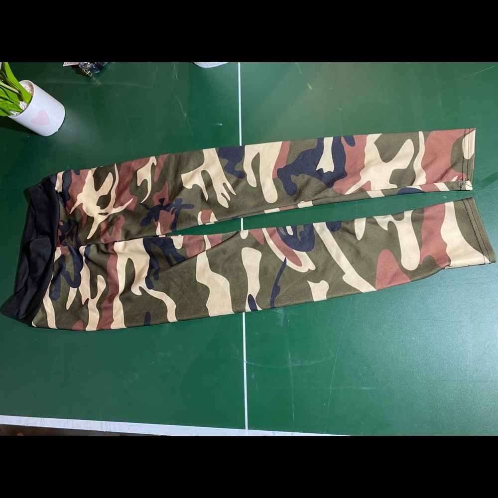 Camo leggings